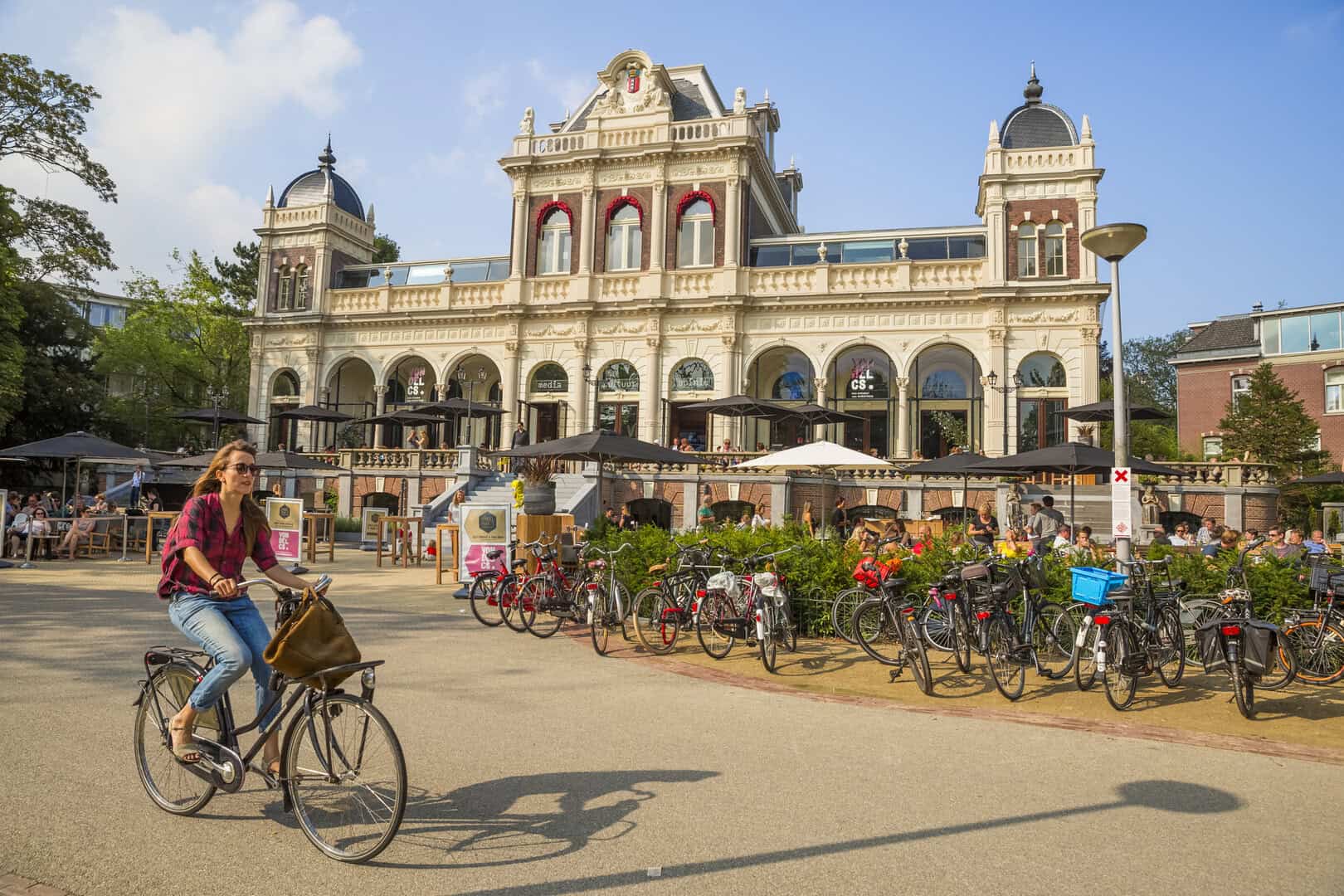 Viaggio ad Amsterdam: luoghi imperdibili e consigli per esplorarla al meglio