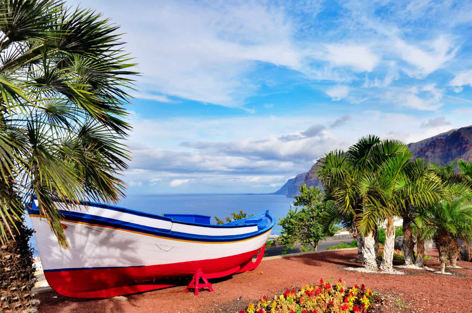Le isole Canarie: guida essenziale per un viaggio ai tropici dell’Europa