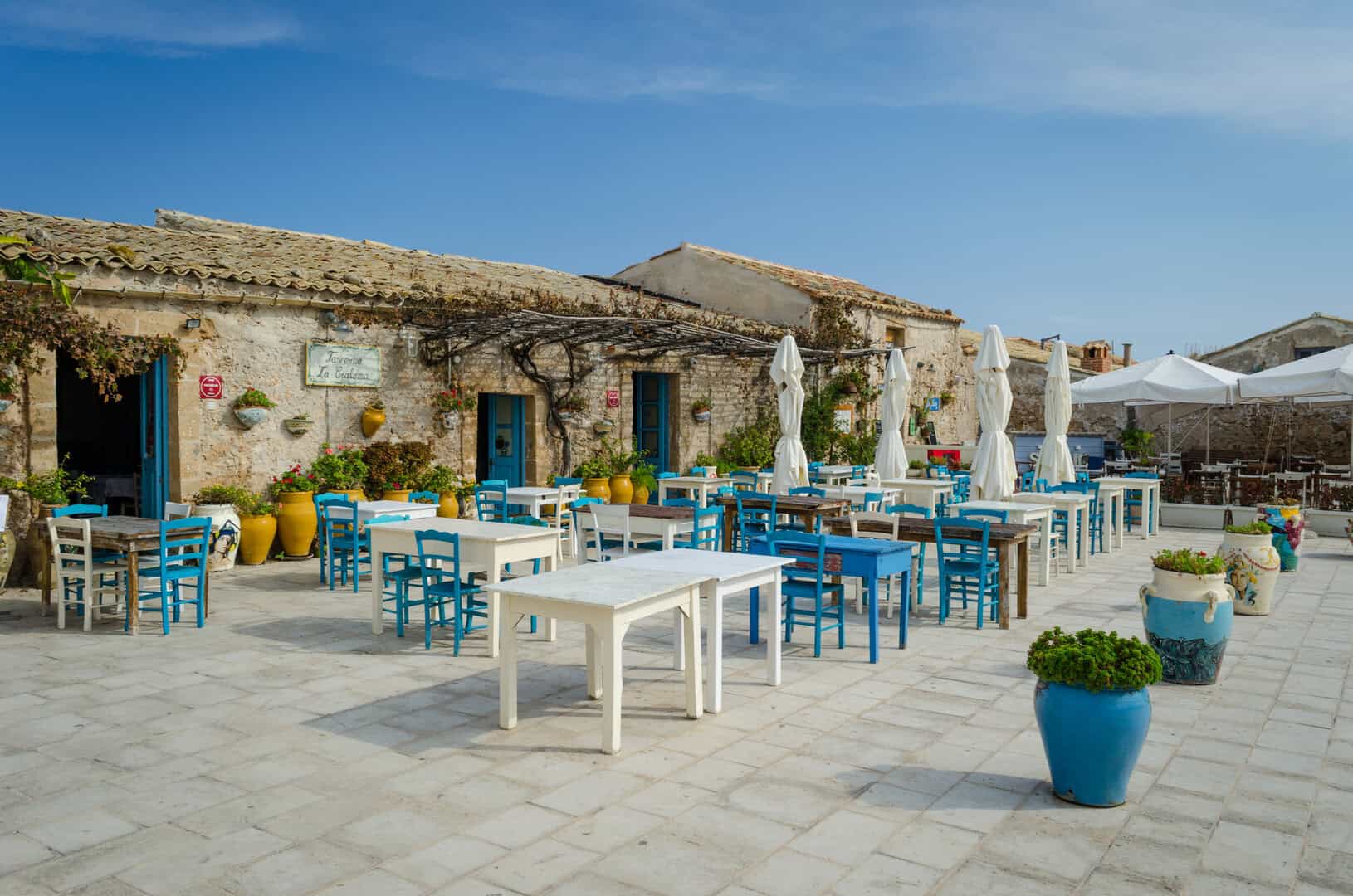 Viaggio a Marzamemi. Incanto e tradizioni del villaggio siciliano