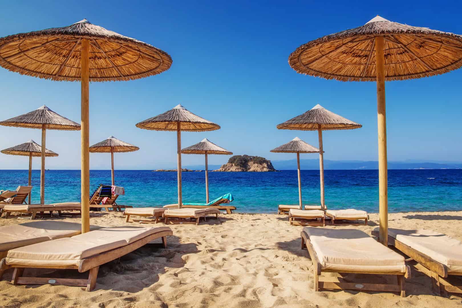 Viaggi a Skiathos: scoprire le meraviglie del Mare Egeo