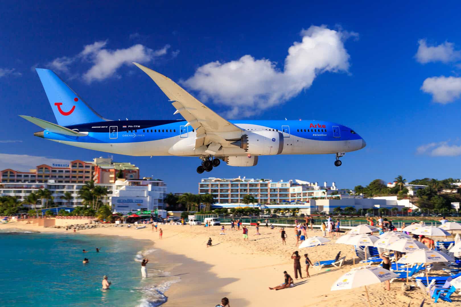maho beach sint marteen