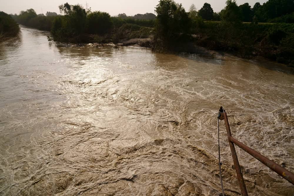 Meteo Emilia Romagna: rischio esondazione fiumi. Piogge battenti, allerta Protezione Civile