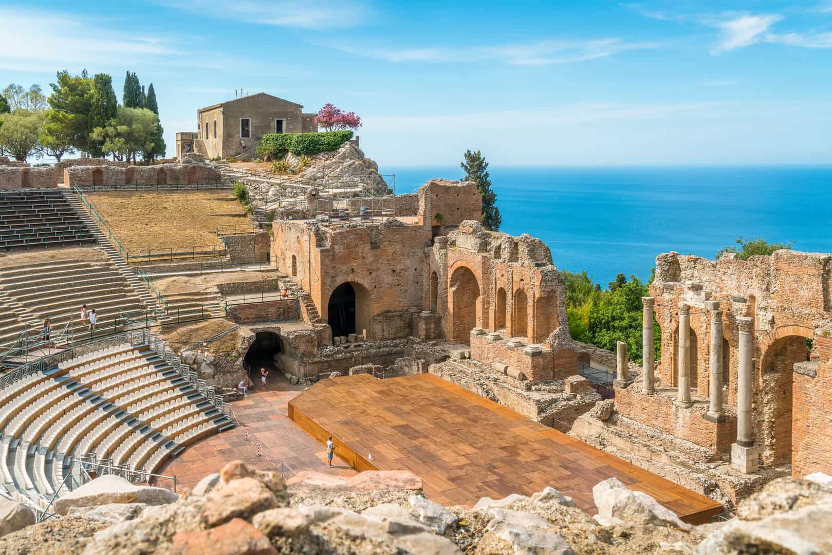 taormina teatro greco magna grecia