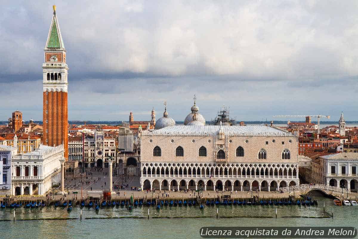 Meteo Venezia: domani poco nuvoloso con temporali, seguito da cielo molto nuvoloso e rovesci
