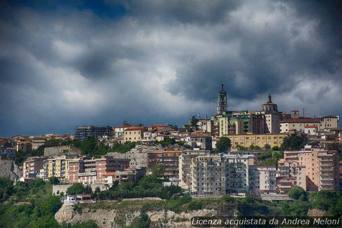 Meteo Catanzaro: Serenità in arrivo, attesi venti forti nei prossimi giorni
