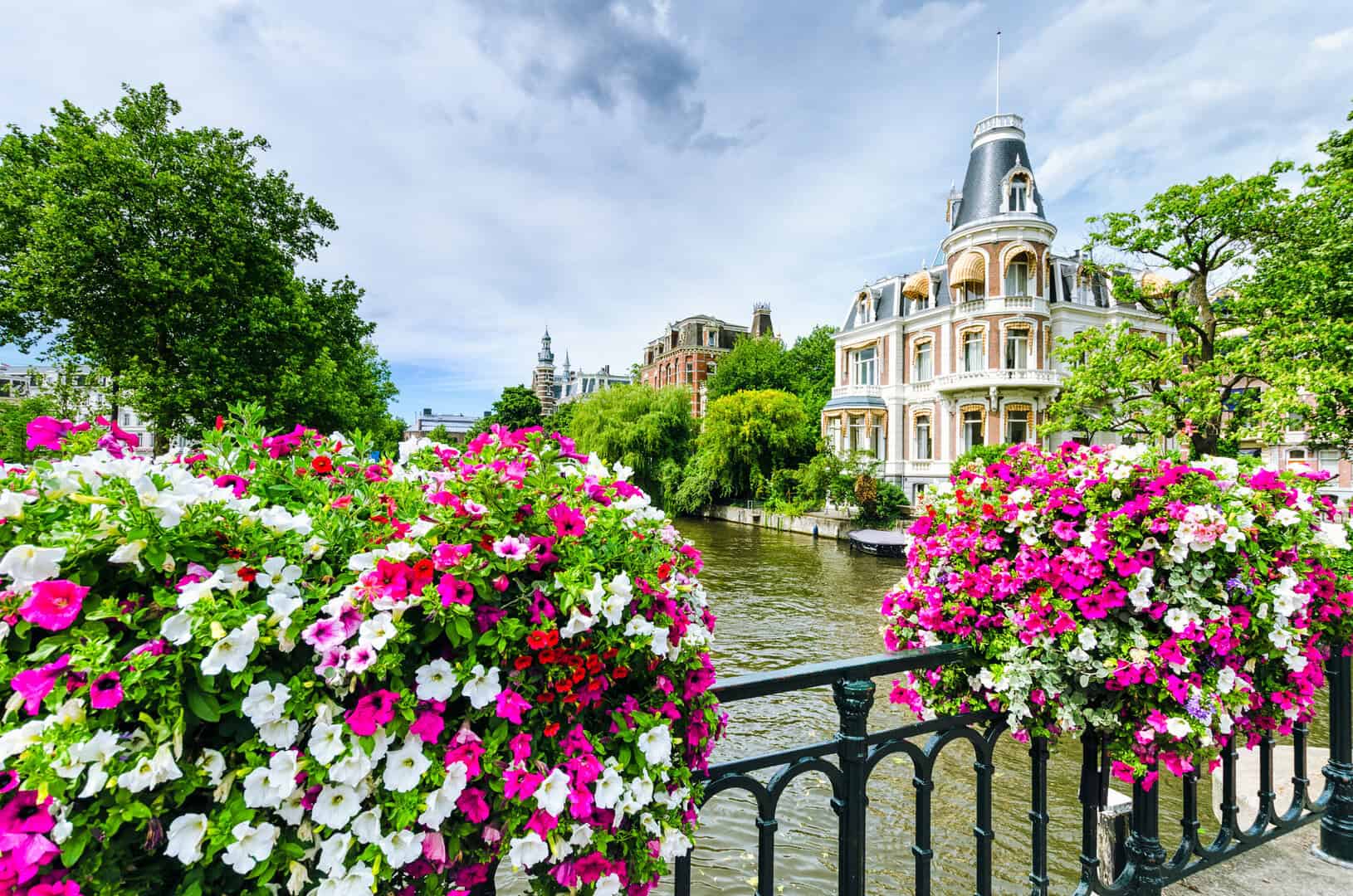 Turismo accessibile: scopri Amsterdam, tra canali e musei senza spendere una fortuna