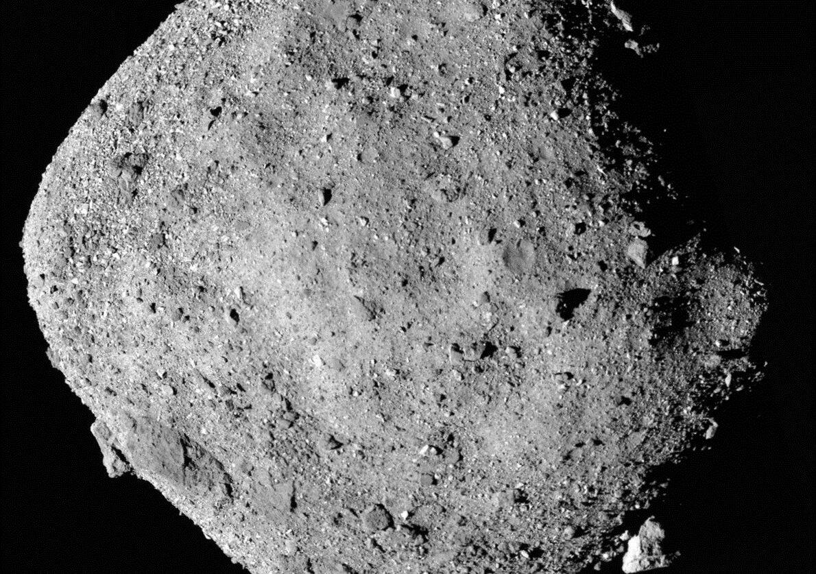 Campioni dell’asteroide Bennu rivelano gli ingredienti originali del sistema solare e le potenziali origini della vita
