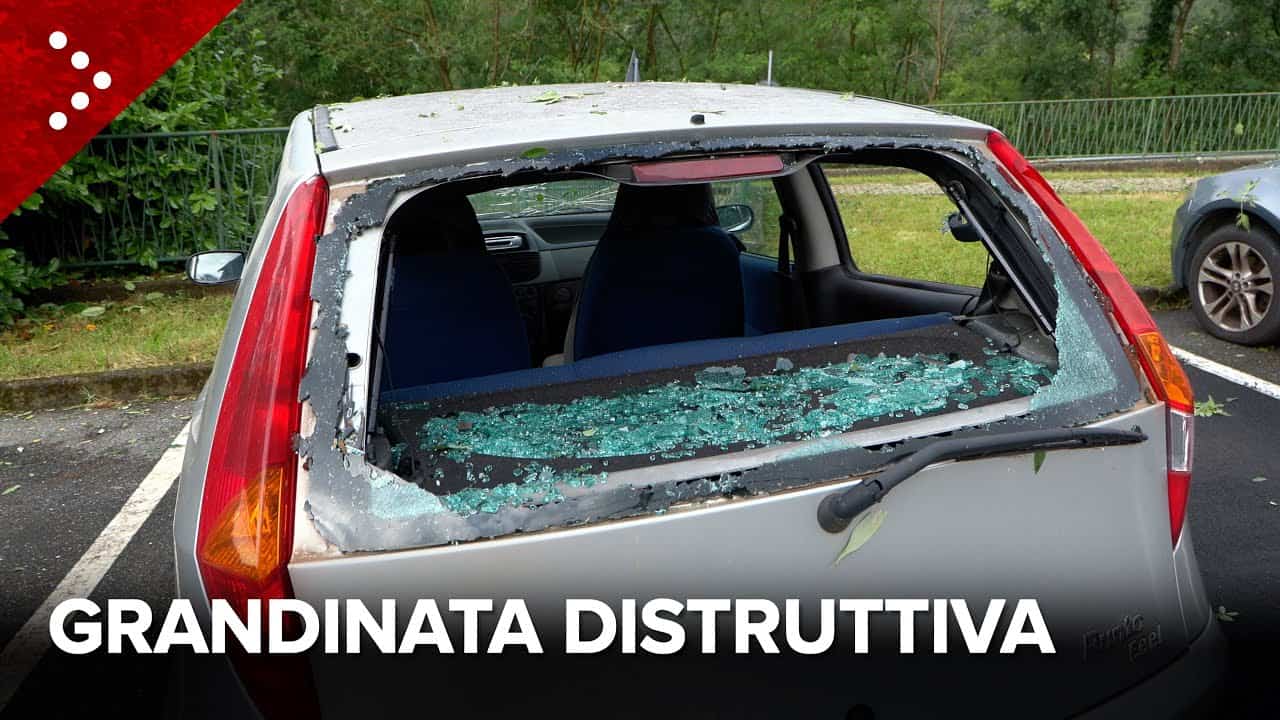 Meteo, grandine record in Piemonte fora anche i tetti delle abitazioni