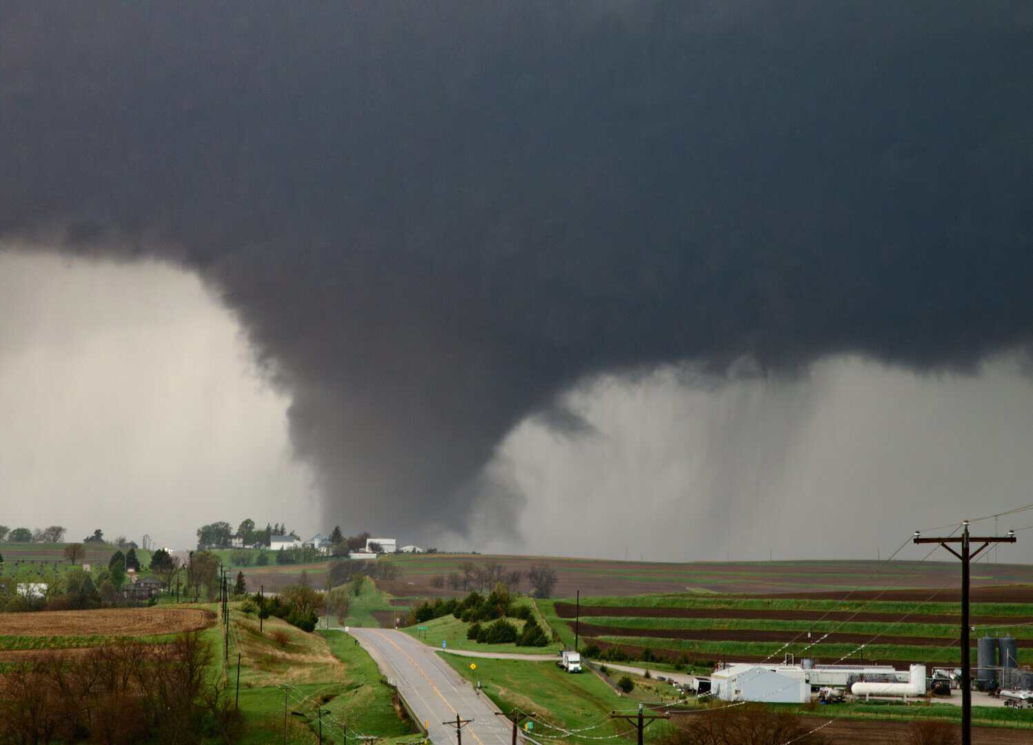 Uragano Beryl scatena 110 avvisi di tornado nel Texas, un record