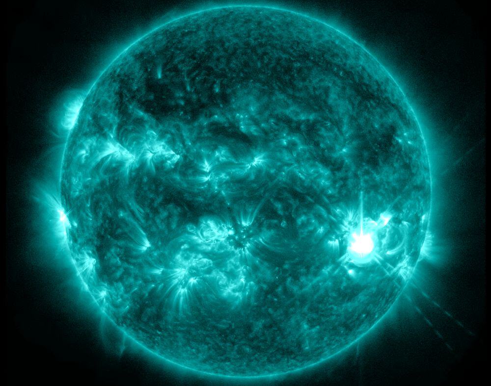 Il Sole emette un’intenso brillamento: cos’è e perché può rappresentare un pericolo