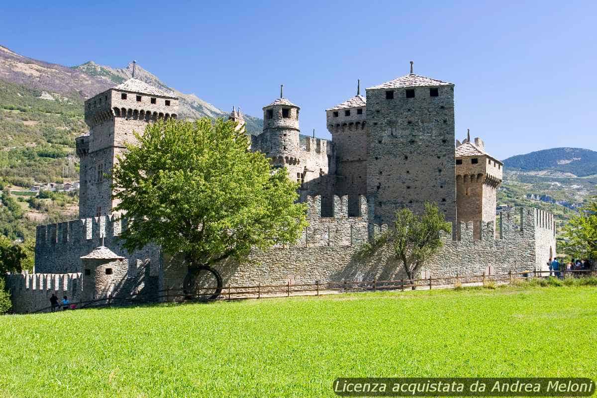 Previsione meteo Aosta: oggi poco nuvoloso e ventoso, sereno in serata