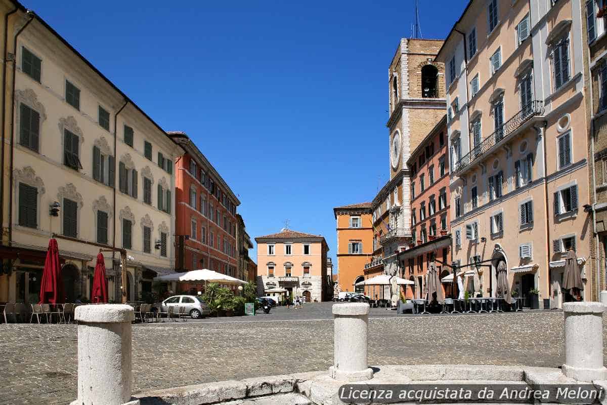 Meteo Ancona: Temporali in arrivo, seguiti da nubi sparse e piovaschi