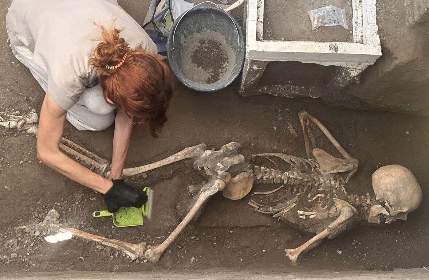 pompei scoperti due scheletri