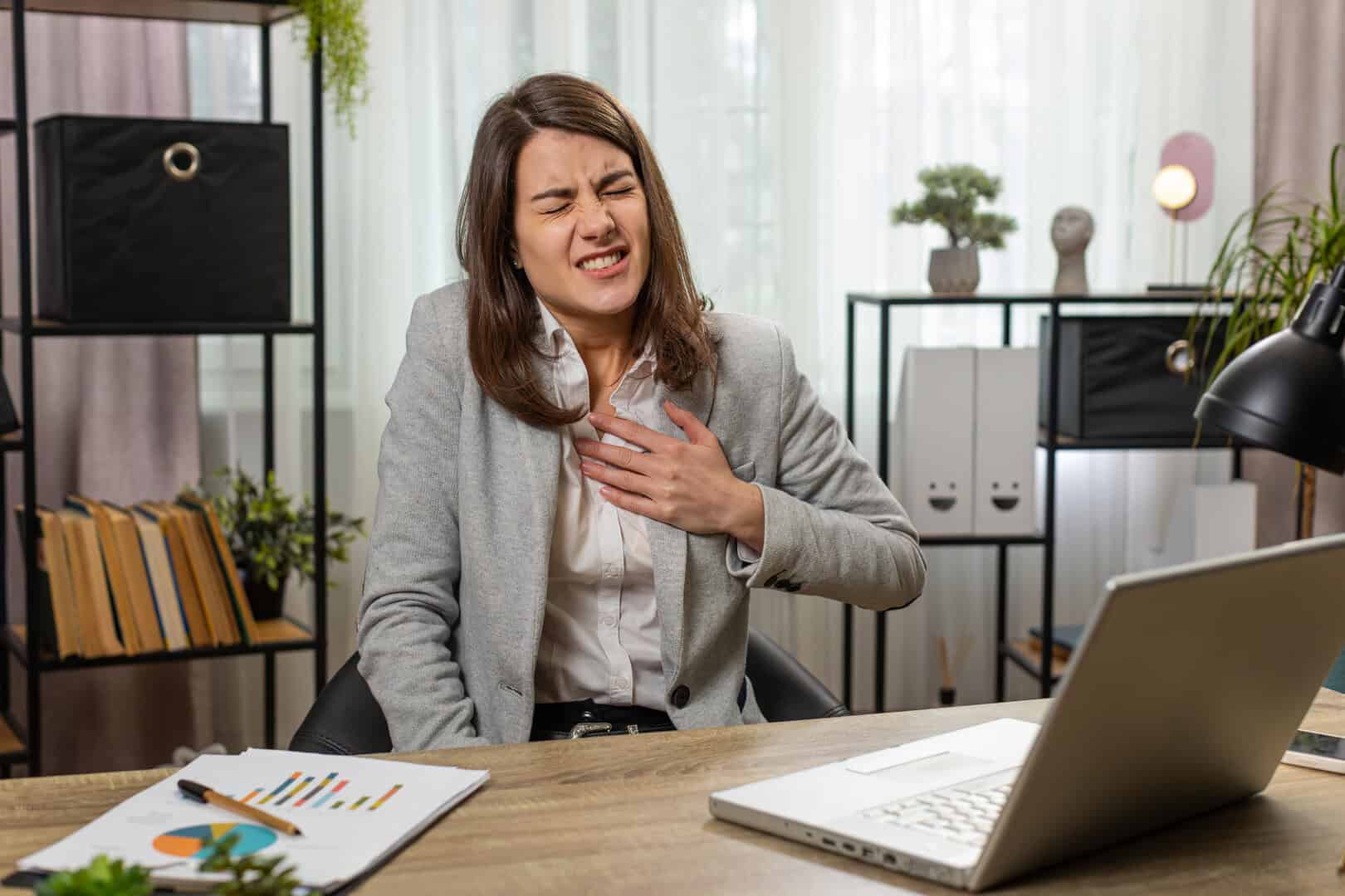 stress lavoro disturbi cardiaci