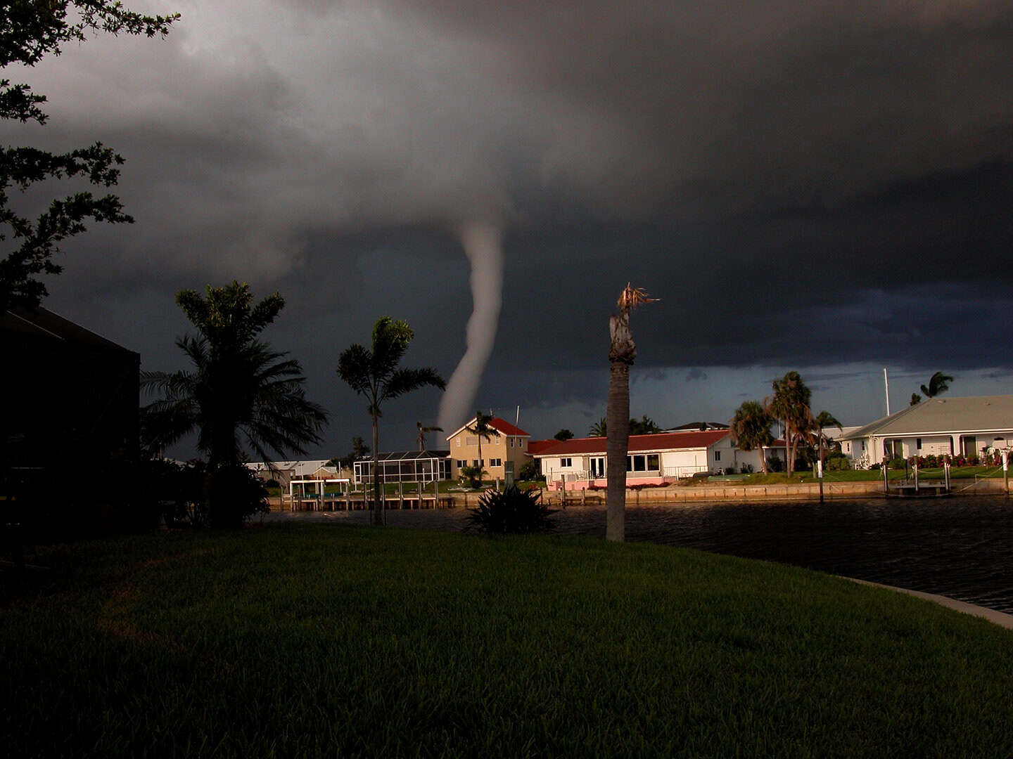 La tempesta tropicale Debby genera un tornado che causa una vittima in Carolina del Nord