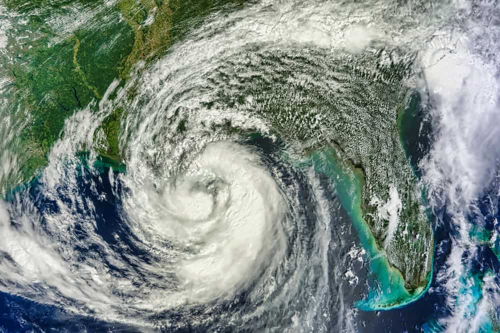 Devastante uragano in America: chi non va via, scriva il suo nome nelle gambe