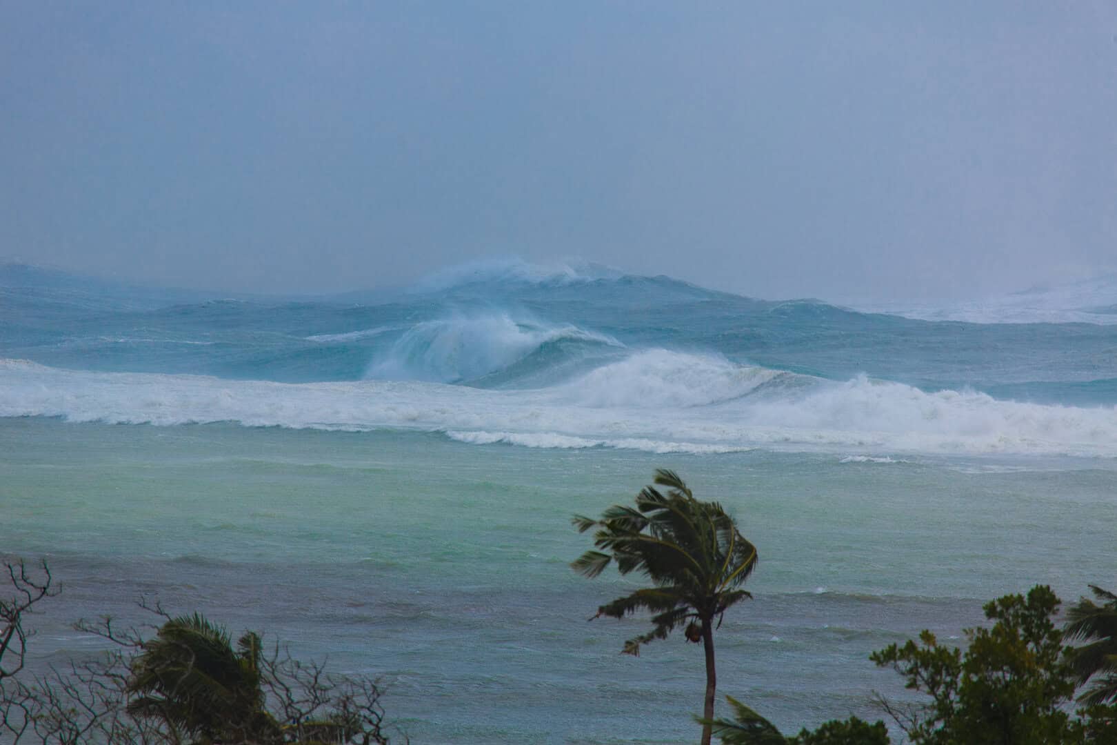 Il super tifone Krathon devasta il nord delle Filippine e minaccia Taiwan