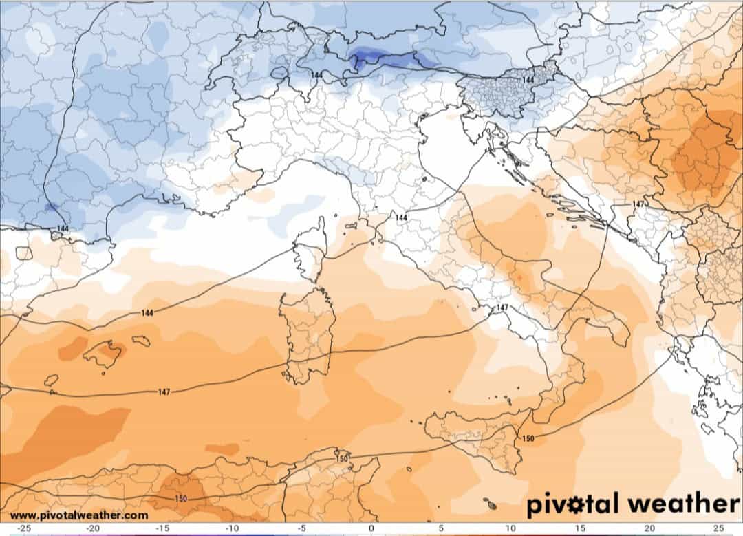 Meteo, caldo anomalo in Sicilia e Calabria: temperature Fino a 34°C