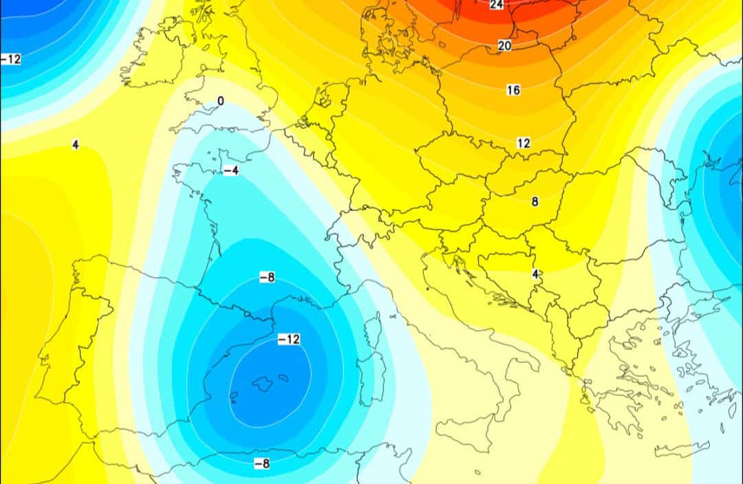 Meteo, Nord-Ovest sotto assedio: massima attenzione per accumuli fino a 350 mm