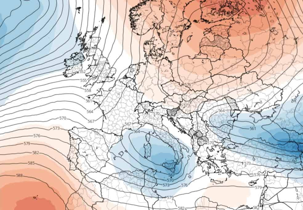 Meteo, Sicilia e Calabria a rischio: fine settimana con accumuli record in arrivo