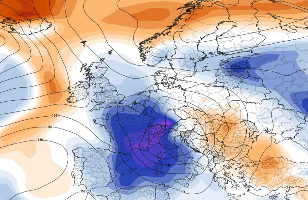 Freddo e neve in arrivo: possibile svolta meteo, c’è la data