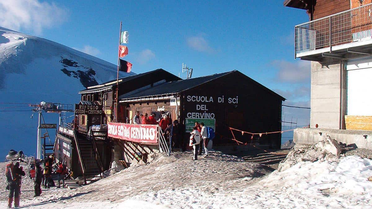 Italy and Switzerland to adjust their borders in the Alps