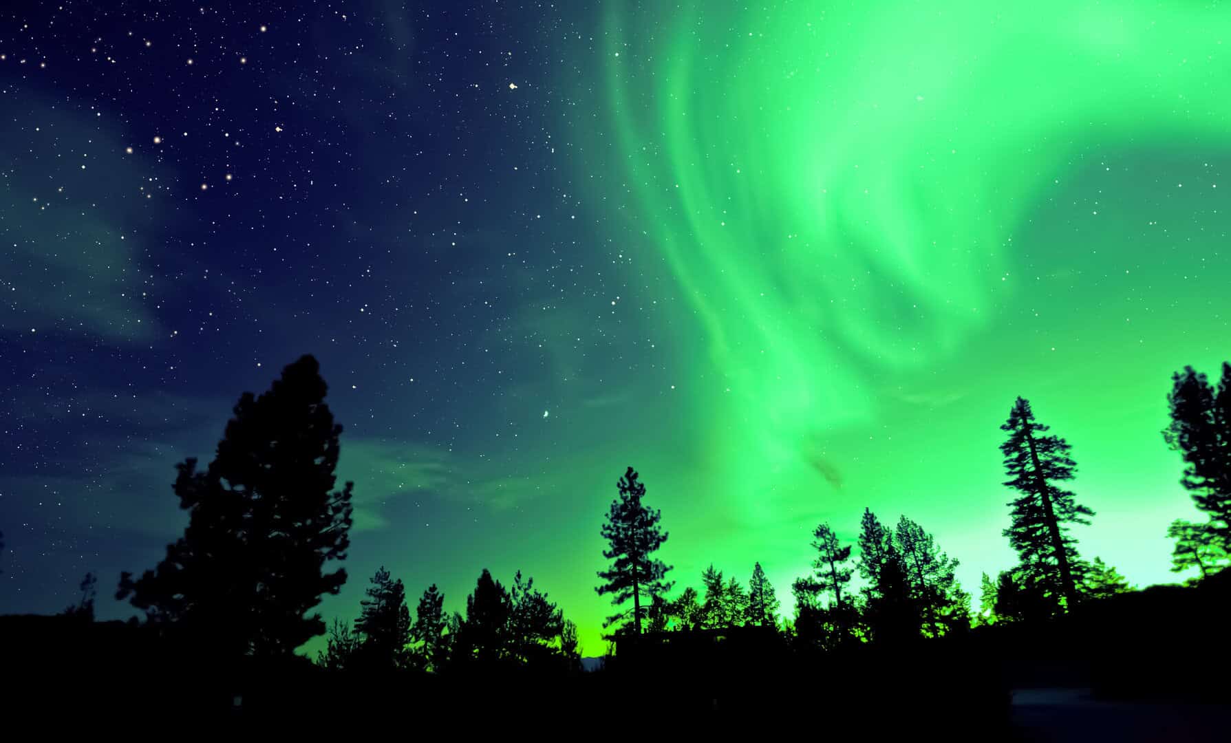 Meteo, l’Aurora Boreale incanta l’Italia: uno spettacolo di luci nel cielo Italiano