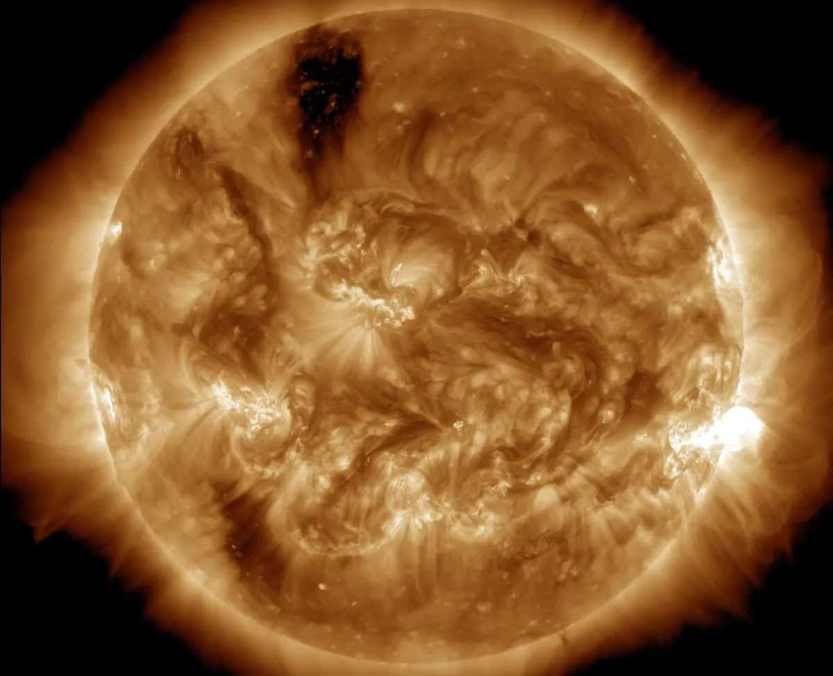 flare solare 10 07 1009