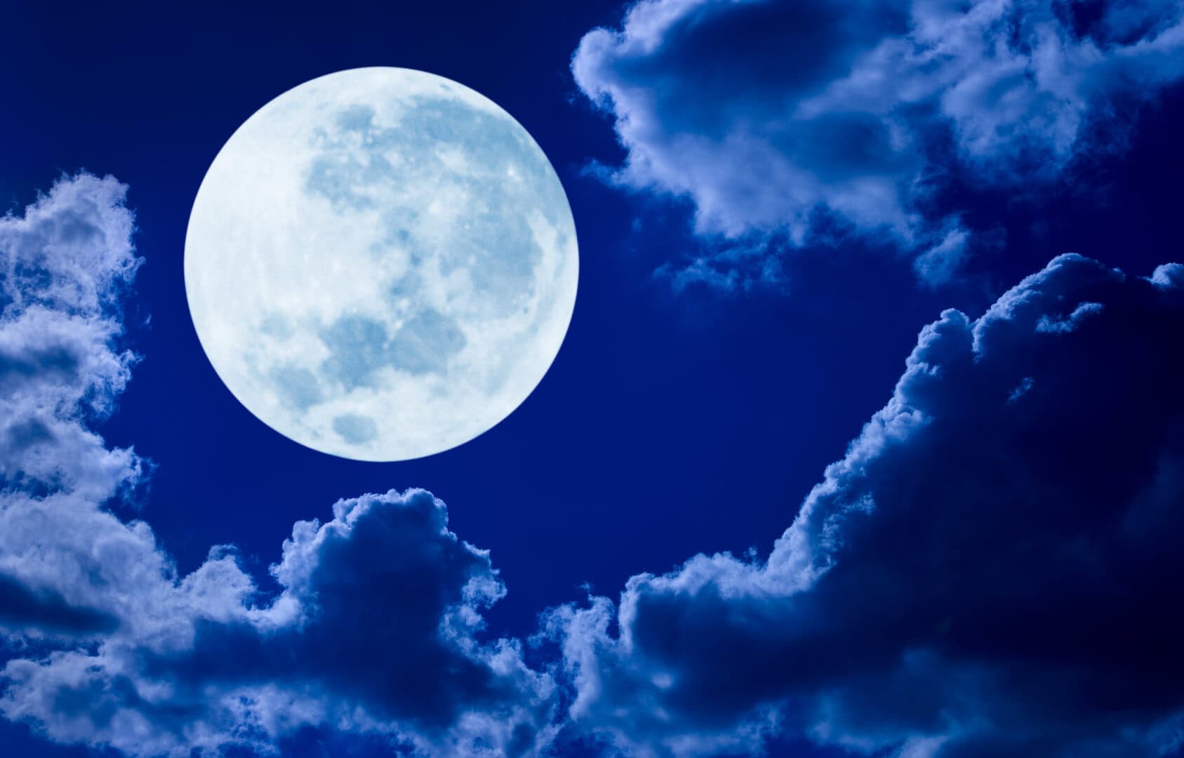 La superluna più luminosa dell’anno: ancora una notte per osservarla