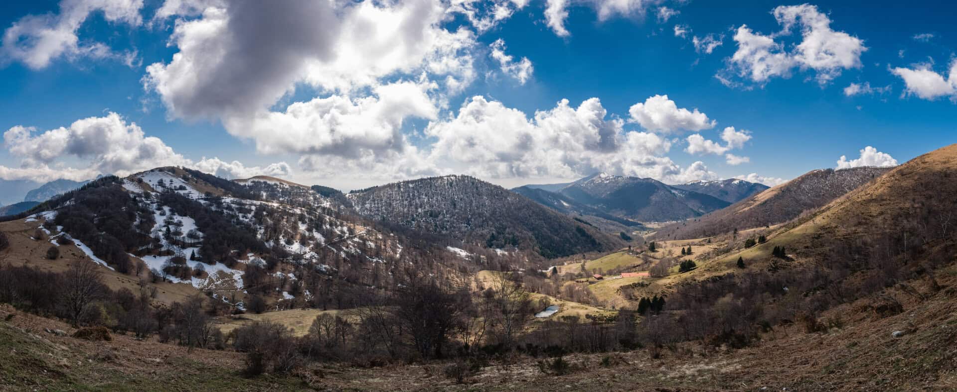 Turismo a Monte San Primo: sci, ciaspolate ed escursioni in Lombardia