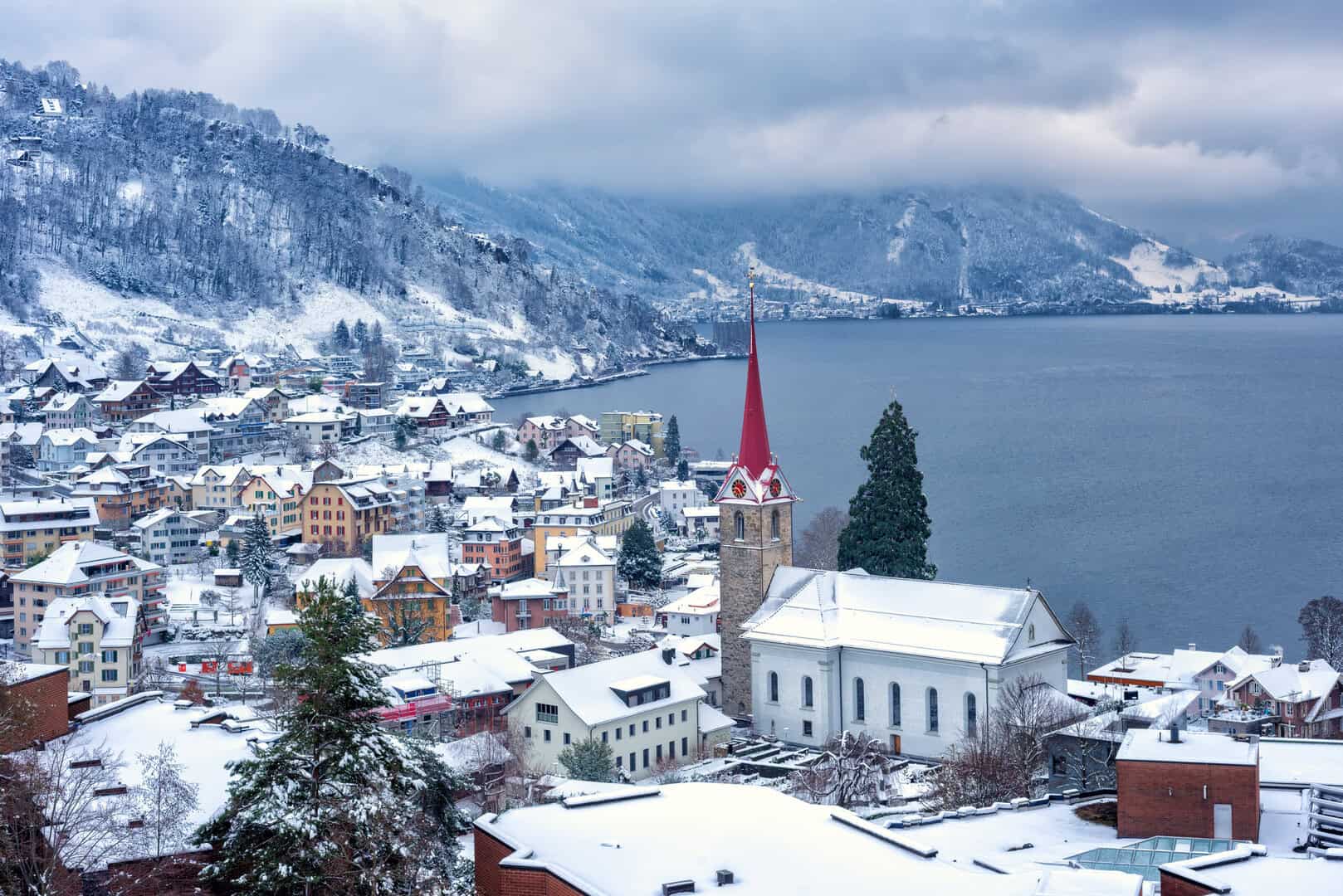 Mercatino di Natale a Lucerna. Tra freddo alpino e neve