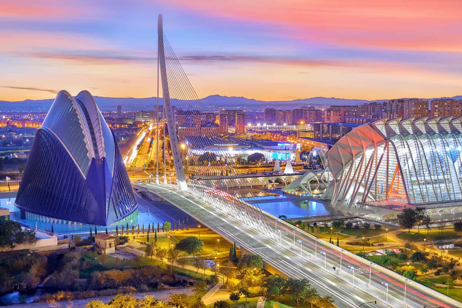 Turismo a Valencia. Clima mite e consigli su cosa portare in valigia
