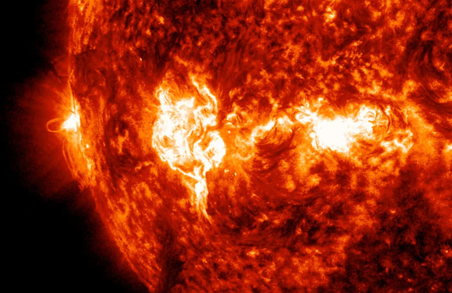 Sole iperattivo: altra straordinaria eruzione solare documentata dalla NASA
