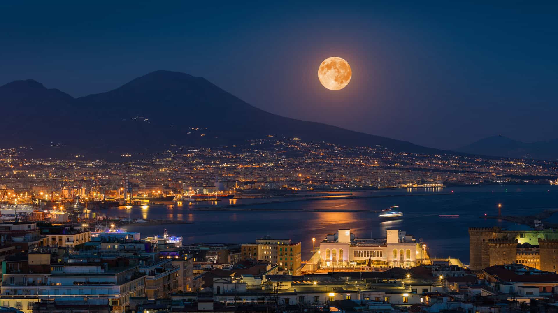 L’ultima Superluna dell’anno: venerdì sera tutti con il naso all’insù