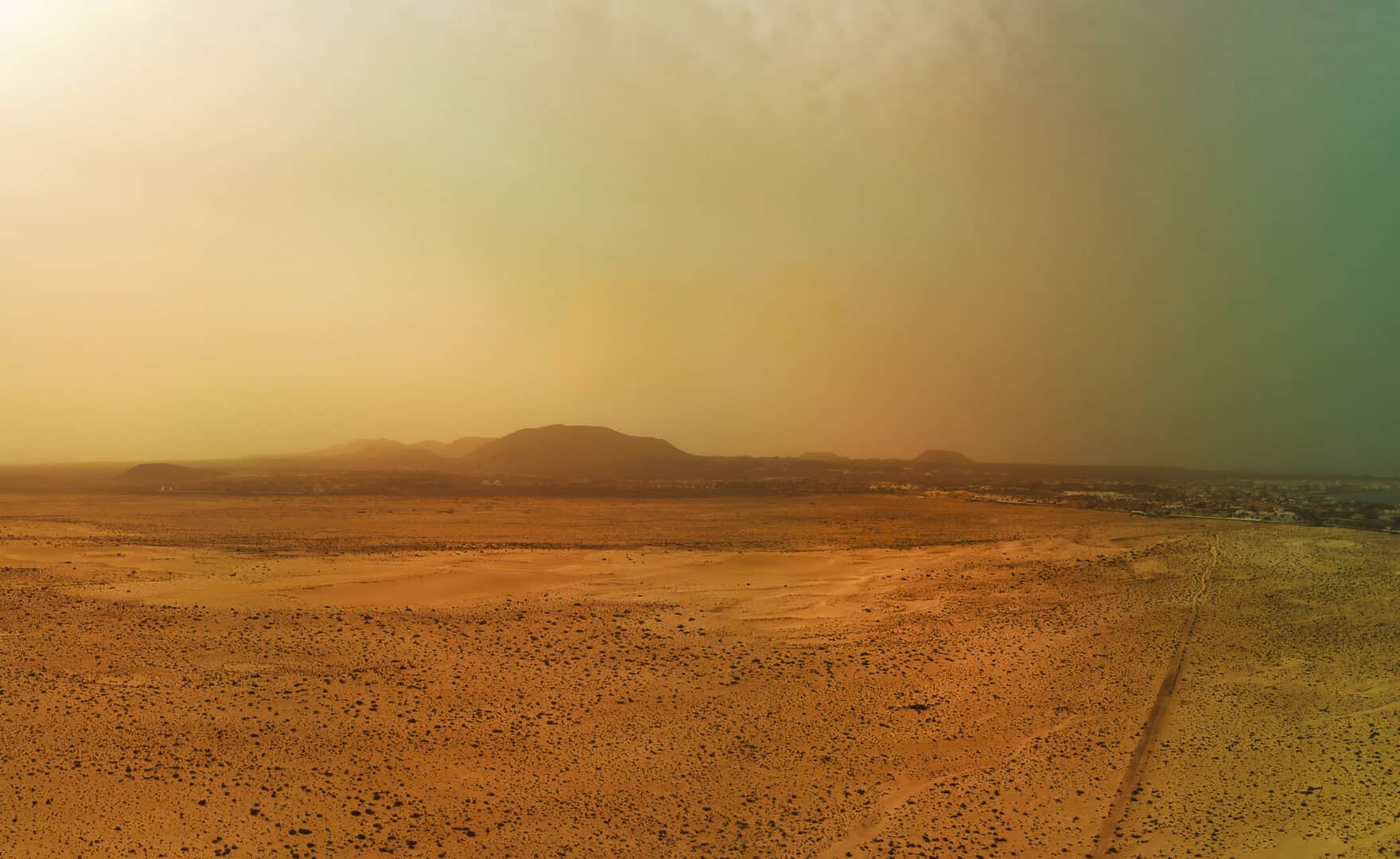 La foschia sahariana soffoca le Canarie: l’invasione di polvere desertica persiste, ma fino a quando?