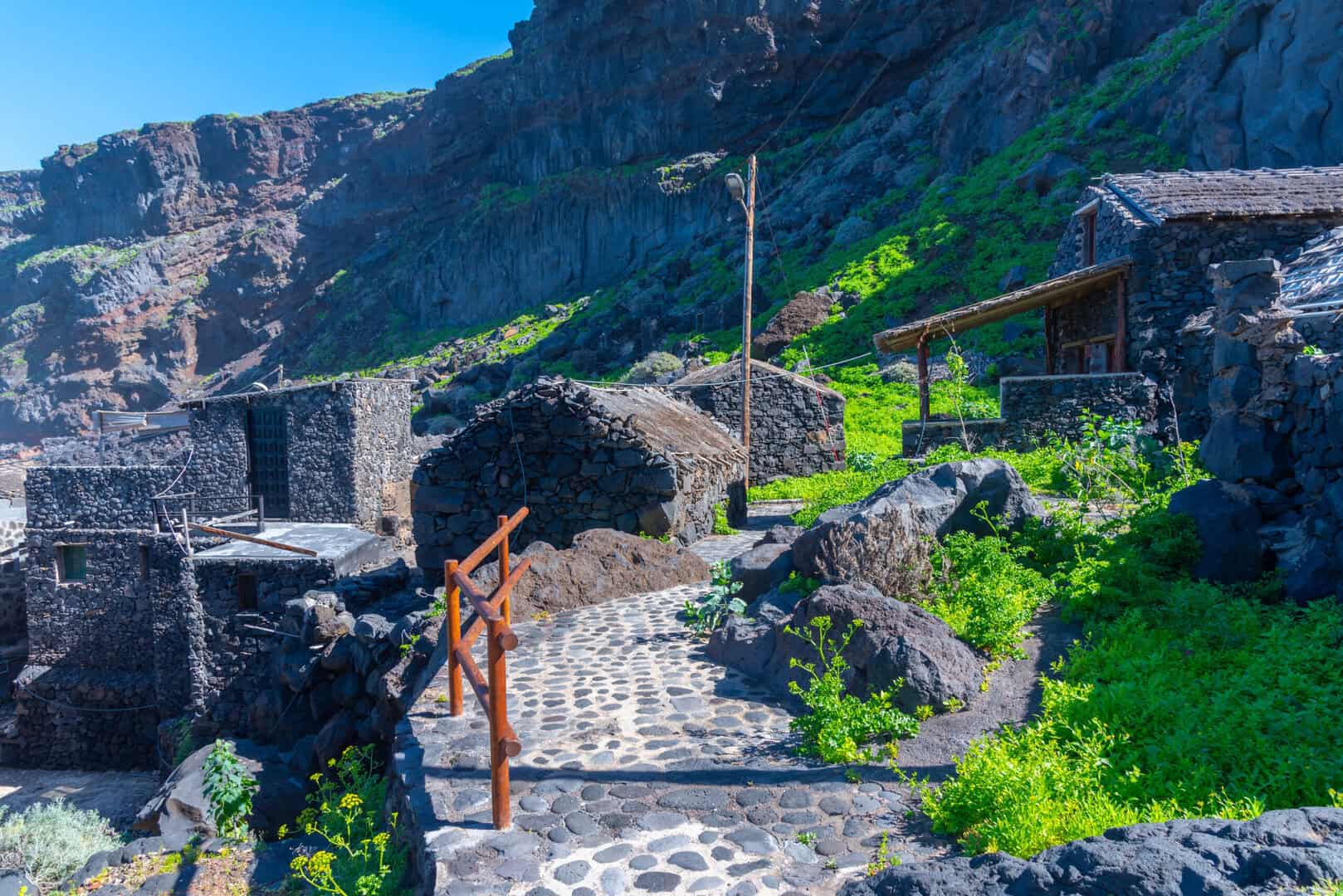 Turismo a Pozo de las Calcosas: villaggio e piscine naturali