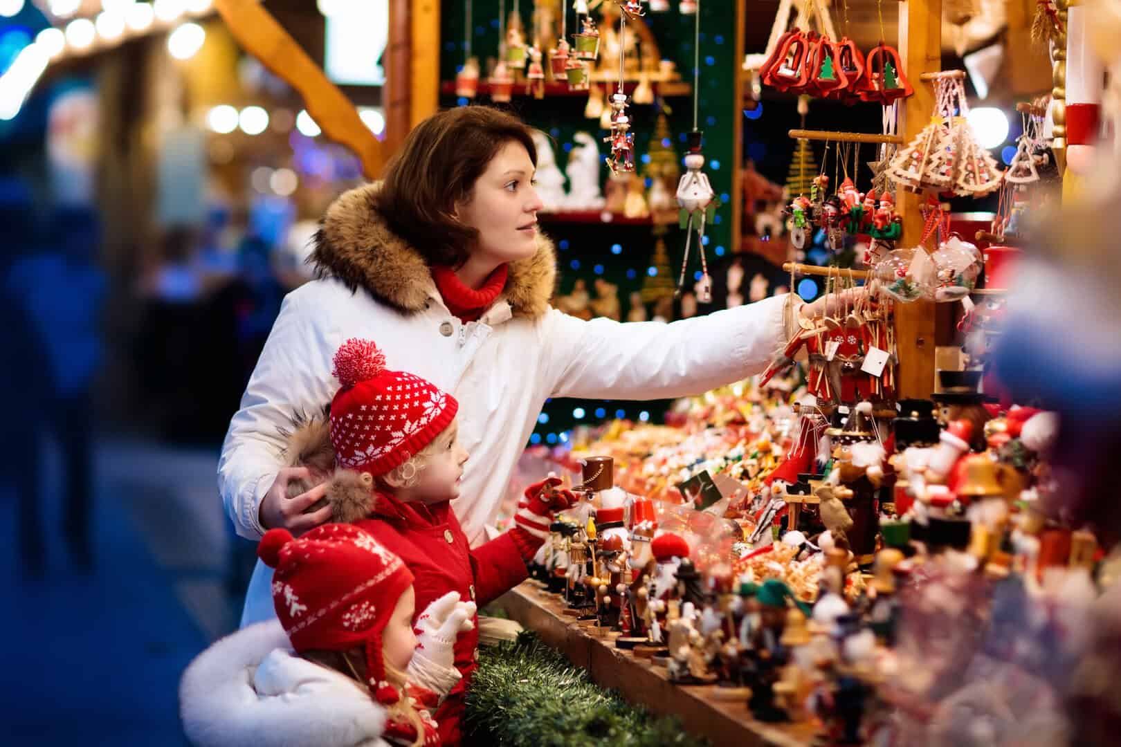 Turismo a Parigi. Natale e capodanno tra clima freddo e mercatini festivi