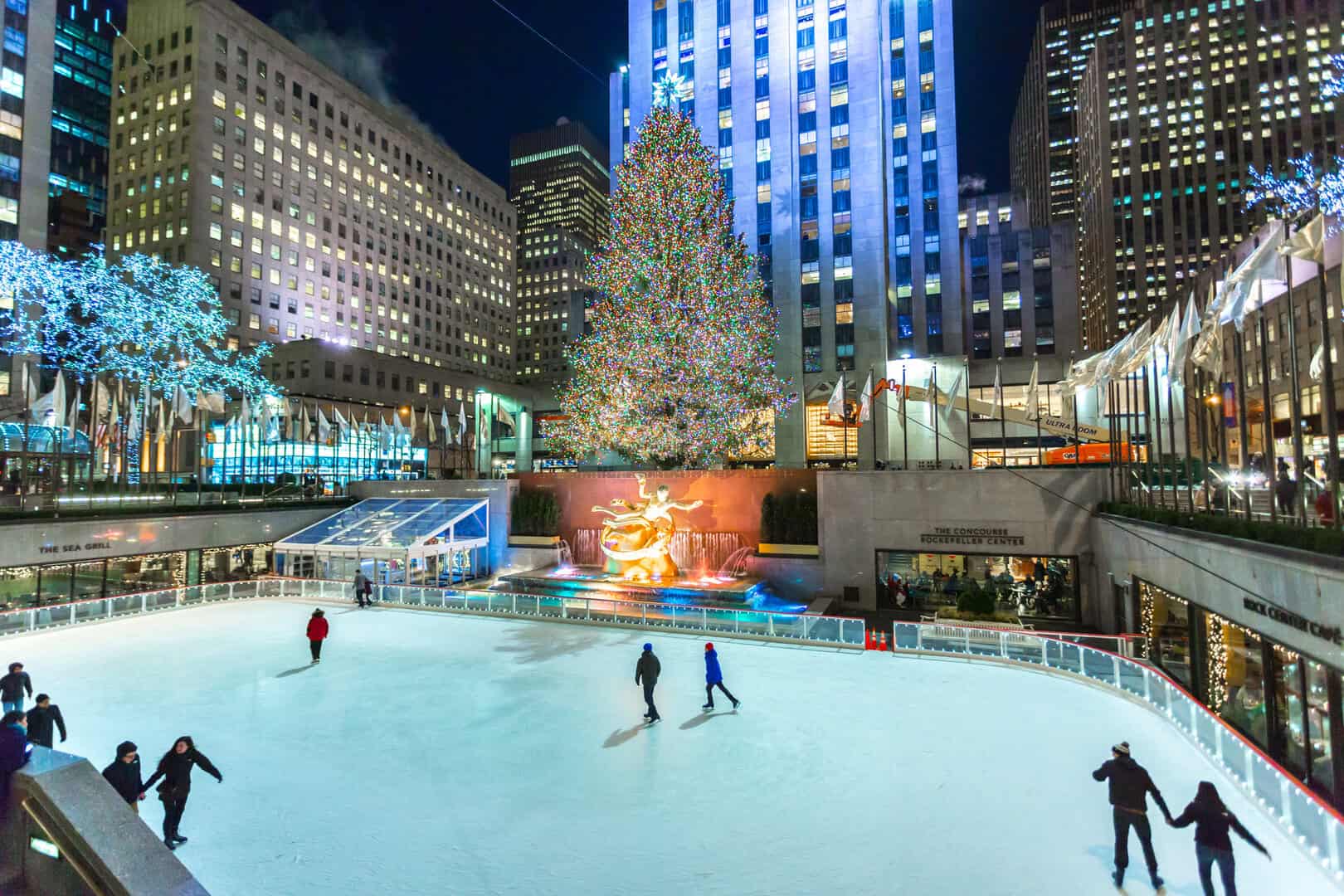 Turismo natalizio a New York. Shopping e clima su Madison Avenue