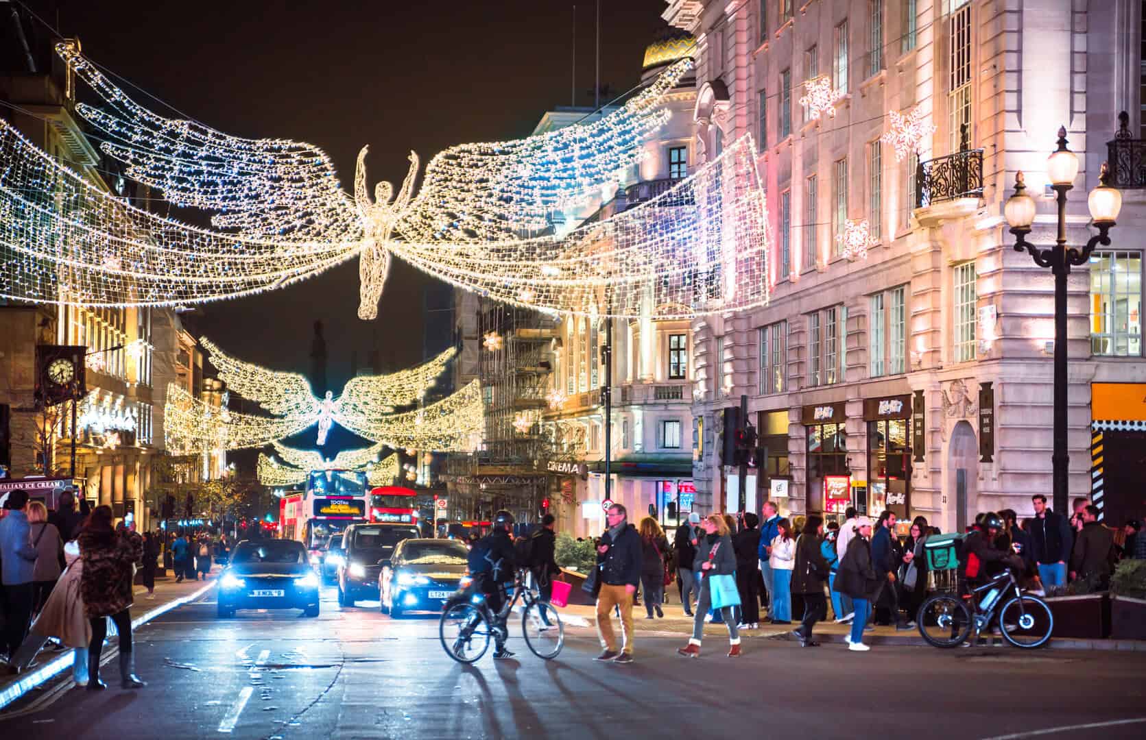 Turismo natalizio a Londra. Visita serale a Piccadilly e Leicester Square