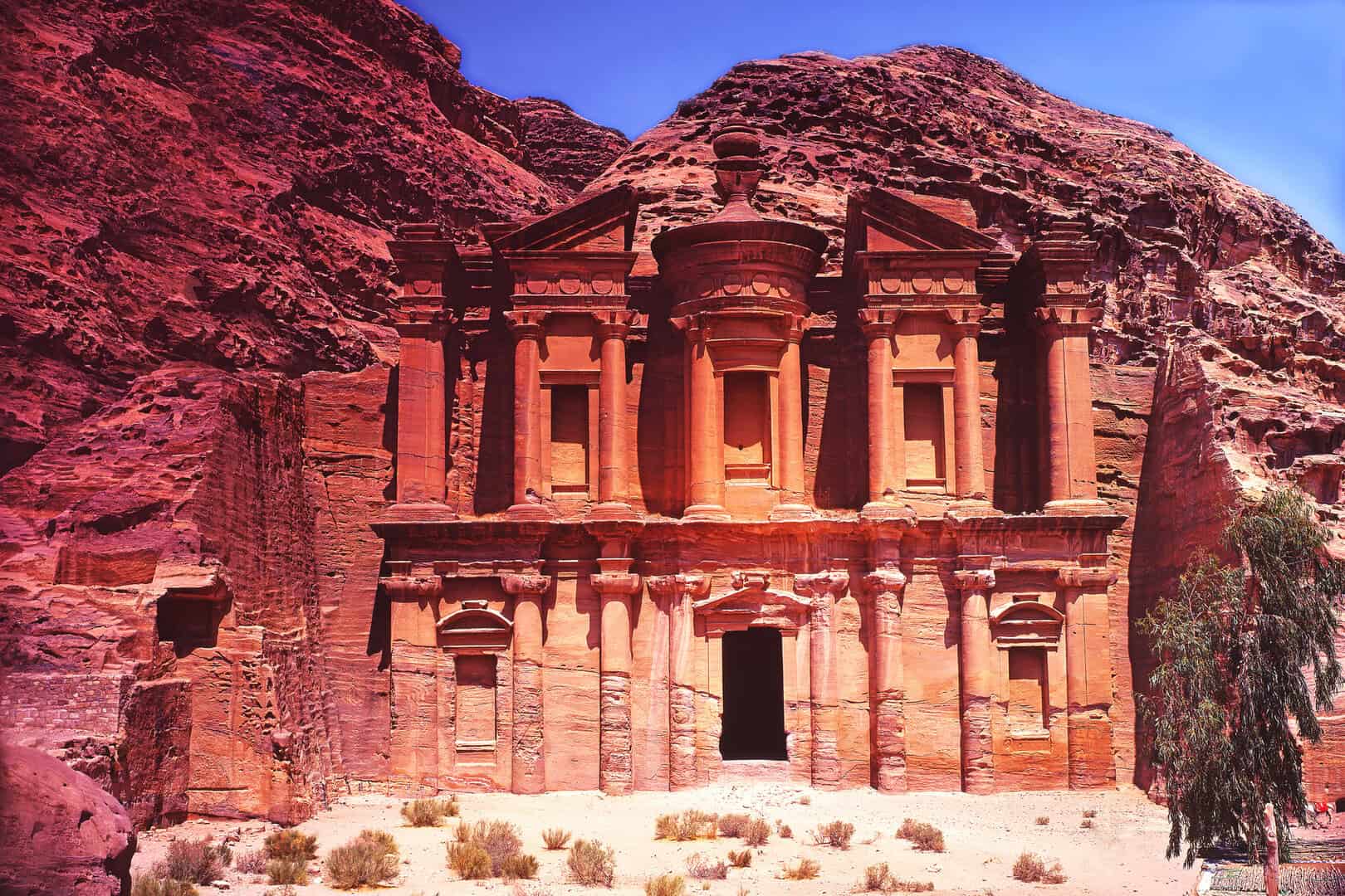 Turismo a Petra: Esplora la città rosa nel fresco inverno giordano