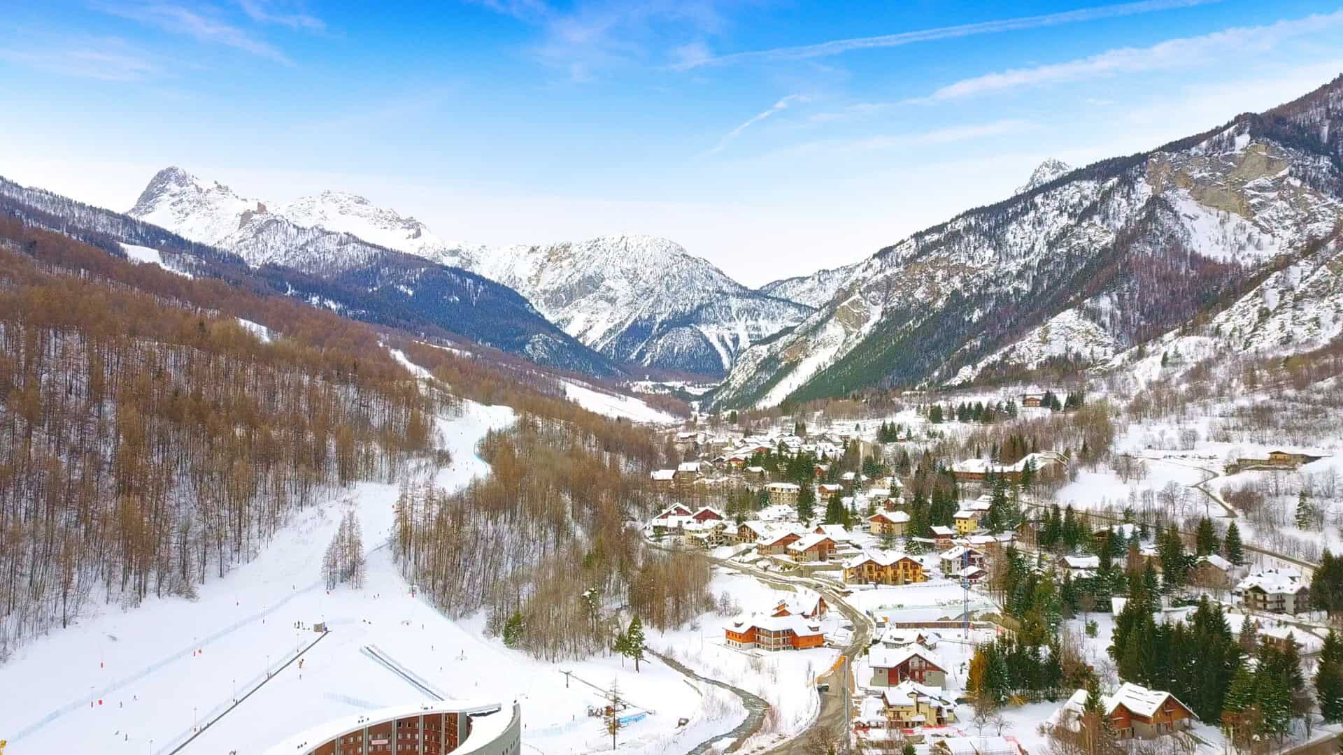 Turismo a Bardonecchia. Sport invernali da sci a pattinaggio nel Piemonte