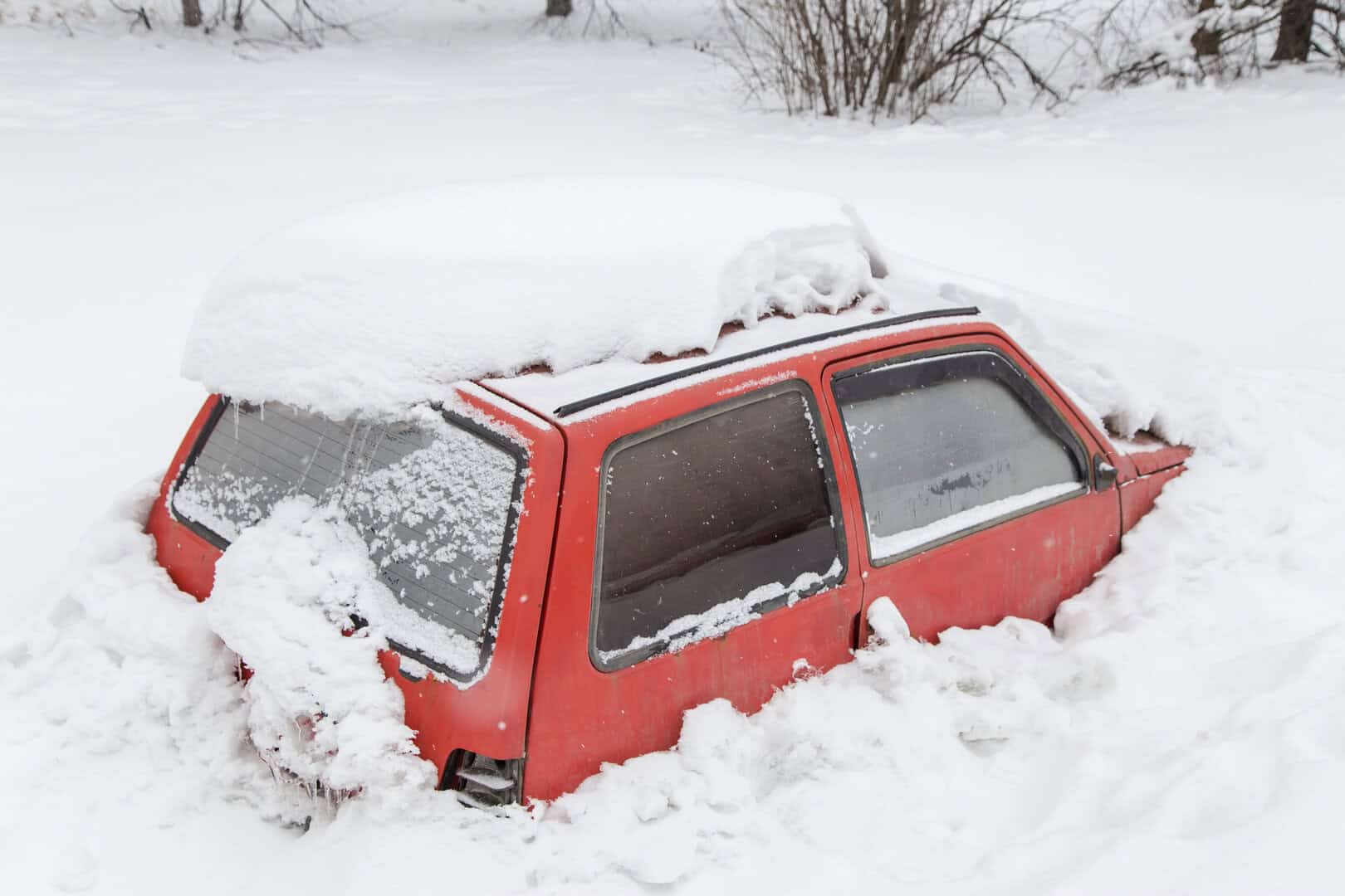 Effetto igloo: come un uomo svedese sopravvisse in un’auto sepolta dalla neve per 60 giorni