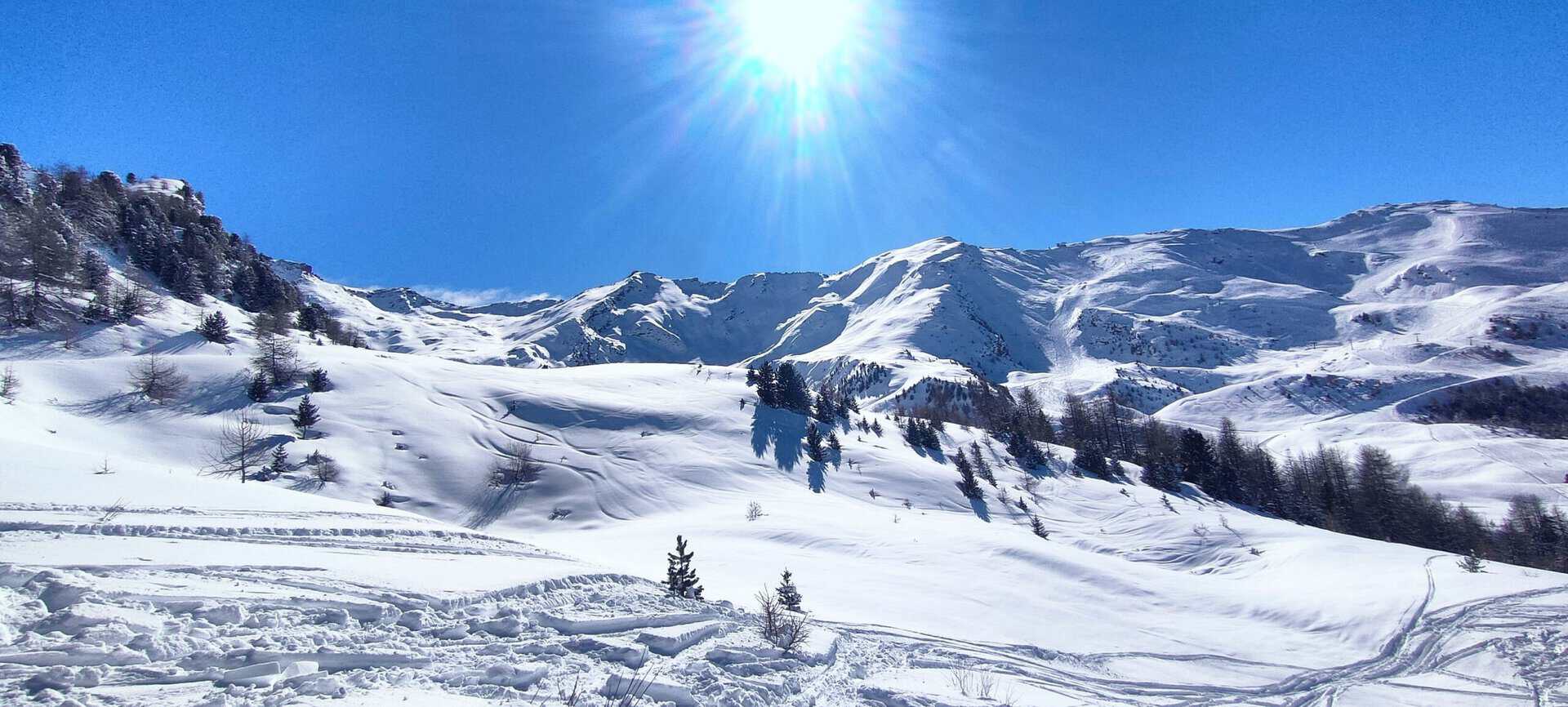 Vacanza sulla neve nella magia invernale di Pila, sci, snowboard e natura in Val d’Aosta