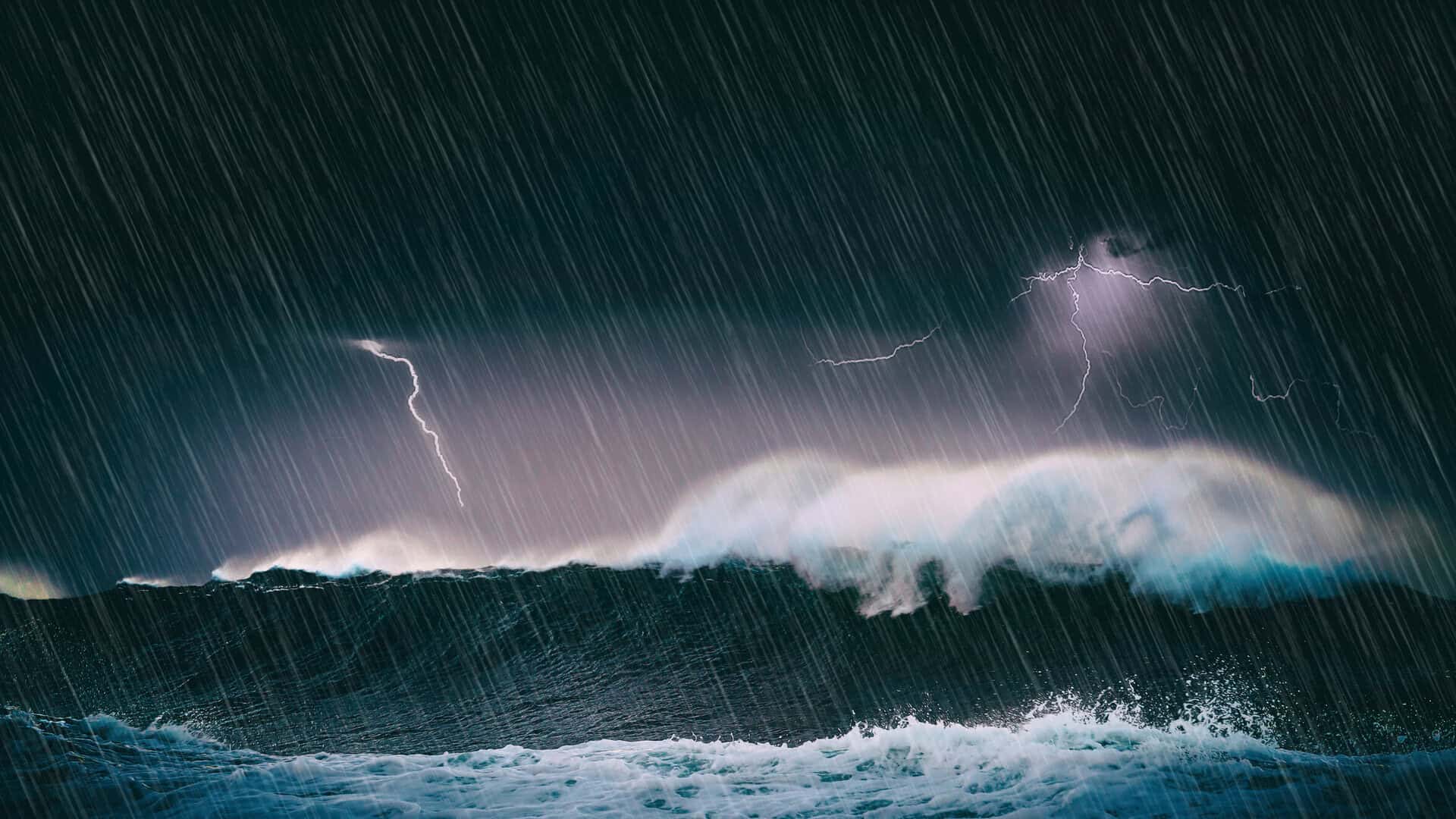 Meteo Spagna: violenta tempesta si abbatte sulla Galizia, inondazioni e danni