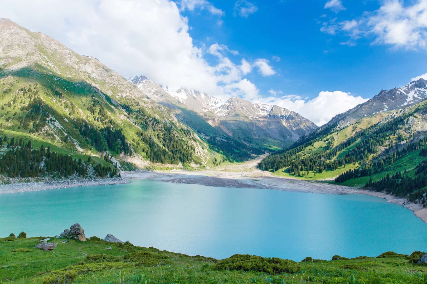 Turismo low cost. Scopri Almaty, Kazakistan tra montagne e cultura