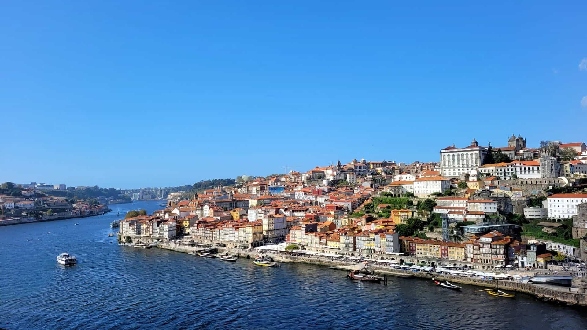 Turismo a Porto, Portogallo: clima, cultura e vino sulle rive del fiume Douro
