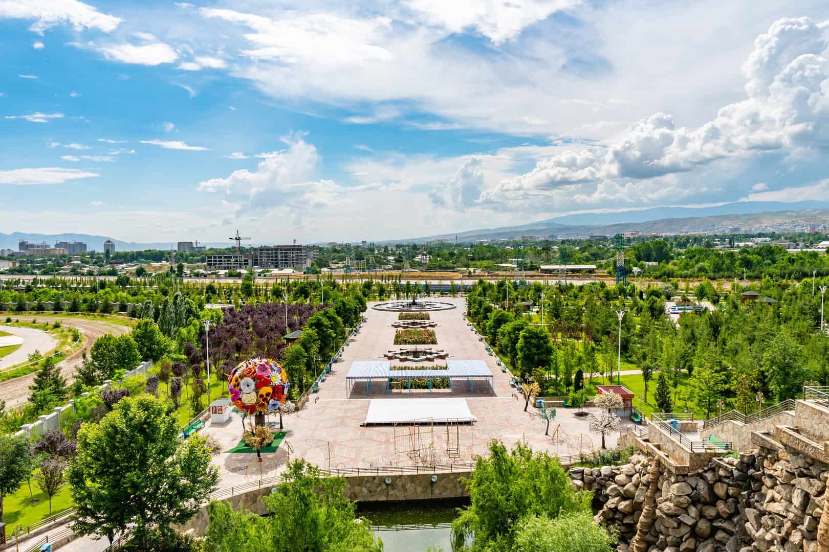 Viaggio low cost a Dushanbe. Tagikistan tra montagne e storia