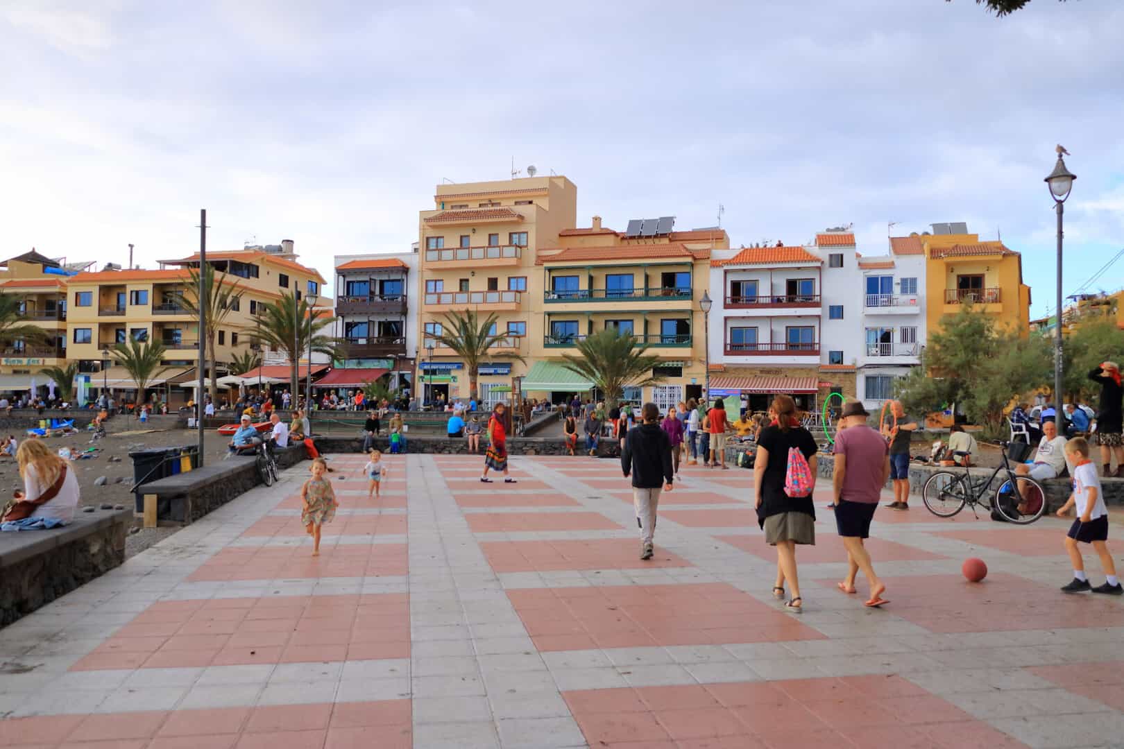 Turismo a La Gomera. Scoprire villaggi remoti, tradizioni uniche e cibo locale