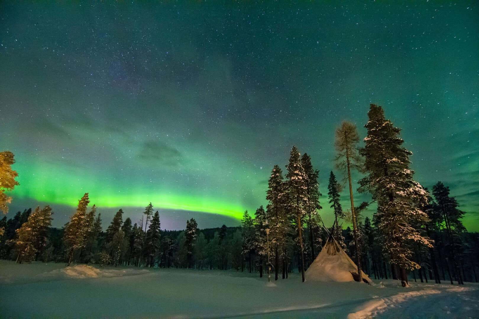Viaggio in Lapponia. Esplorazione delle affascinanti luci del nord in Finlandia