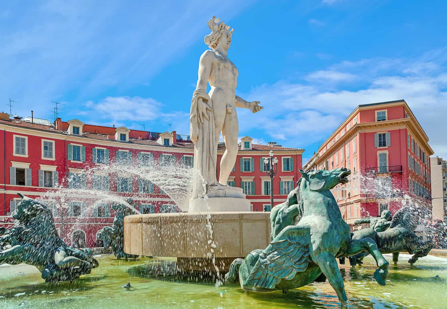 Viaggio in Francia. Esplorando l’energia unica e il fascino di Nizza